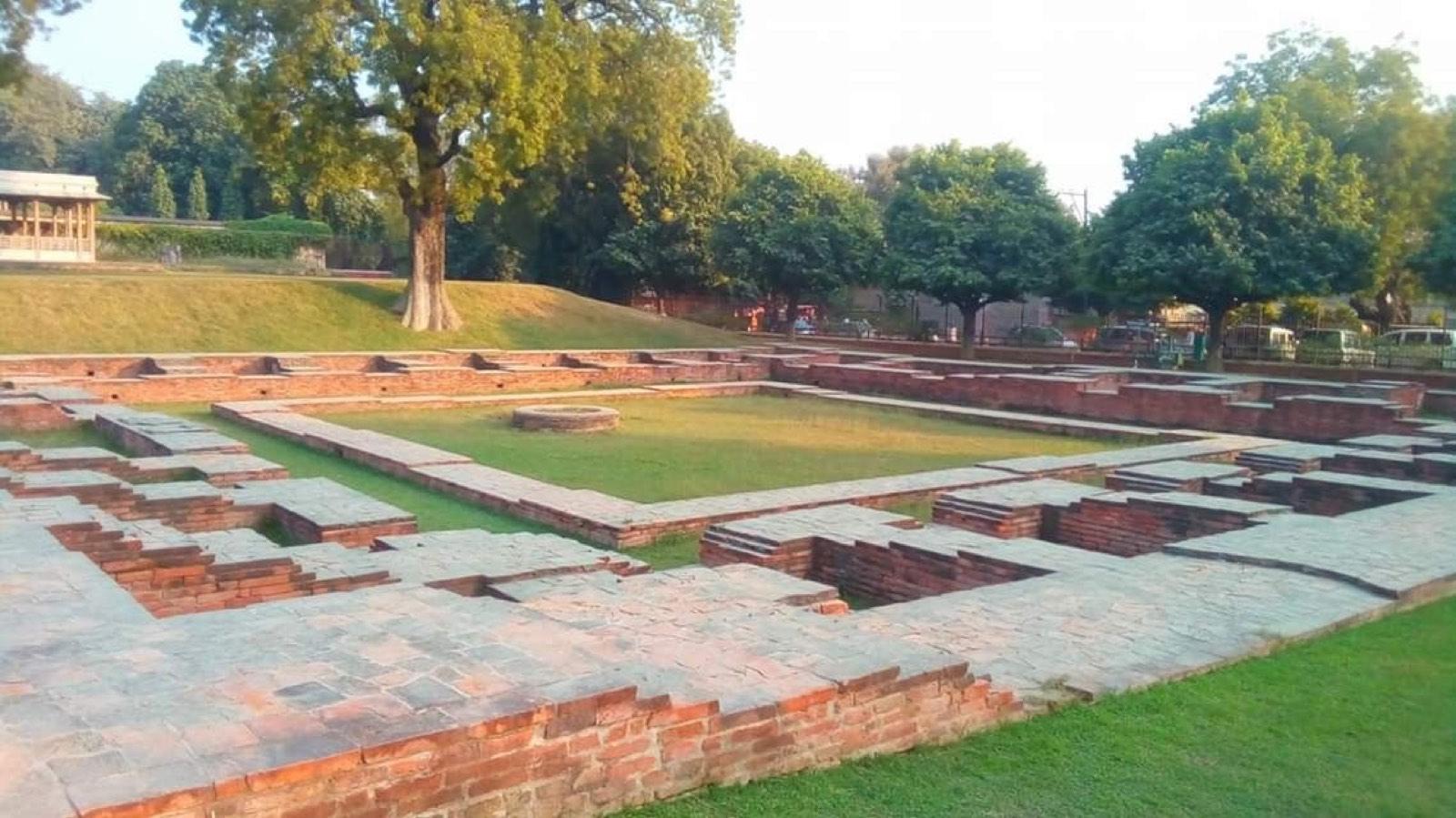 The Dhamek Stupa and monastery site.