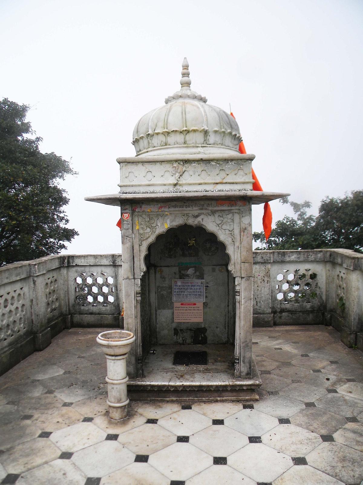 Munisuvrata Tonk at Shikharji.